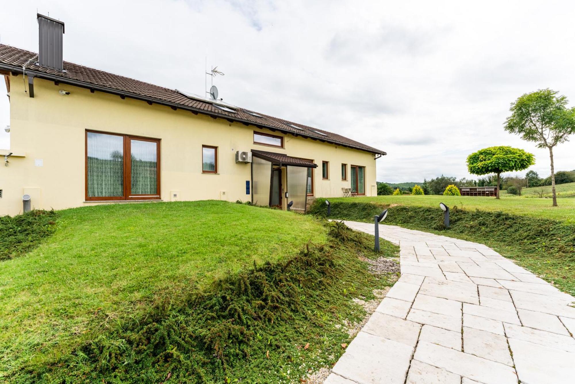 Bed&Breakfast Vinarija Coner Bed & Breakfast Bjelovar Exterior photo